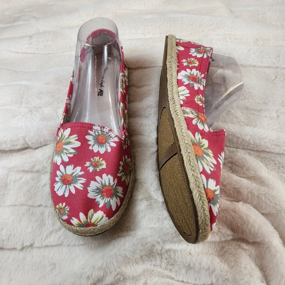 American Eagle AE Womens Red Daisy‎ Floral Espadrille Flats Shoes Size 11